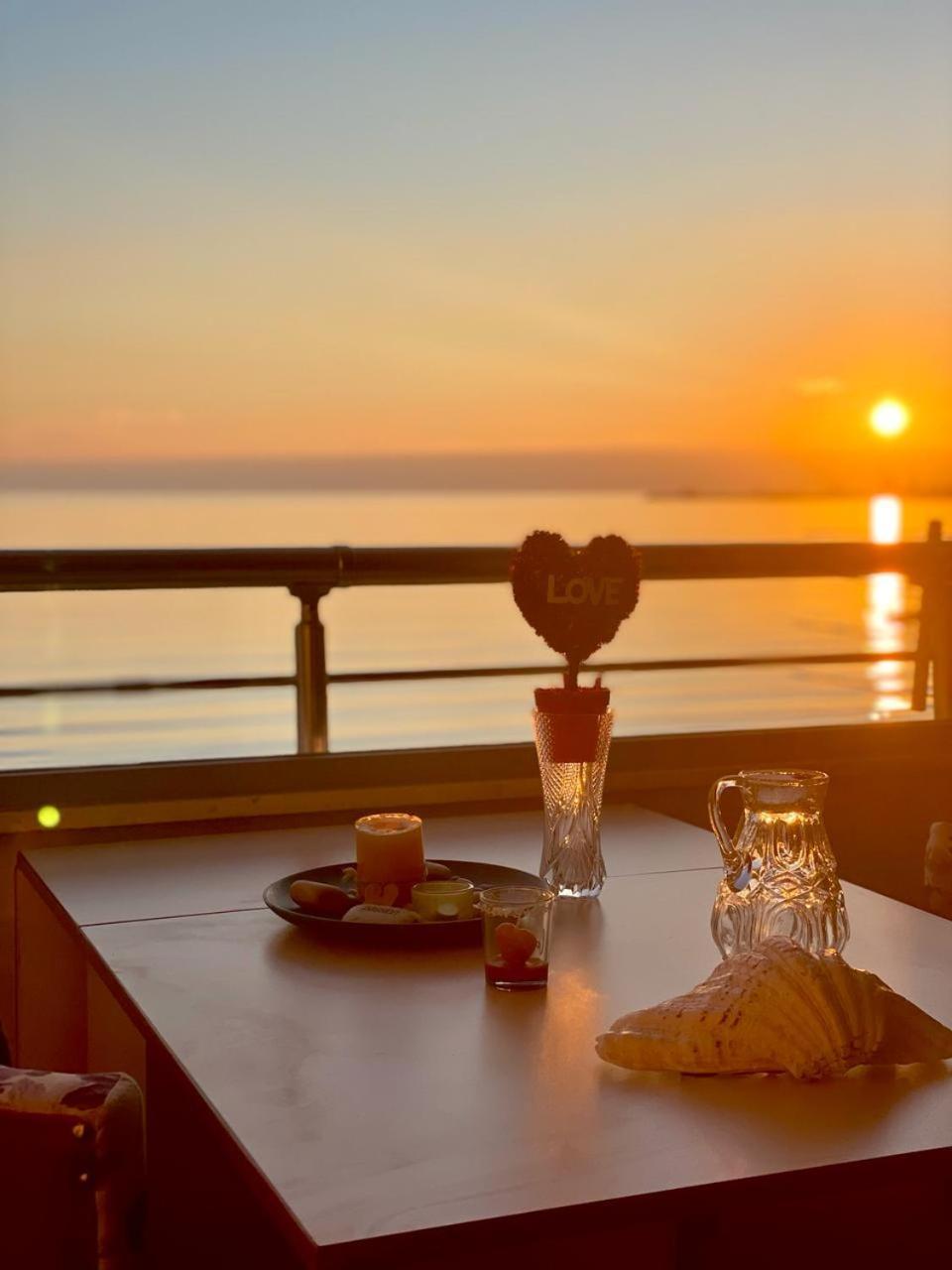 Cozy Beachfront Room Dıraç Dış mekan fotoğraf