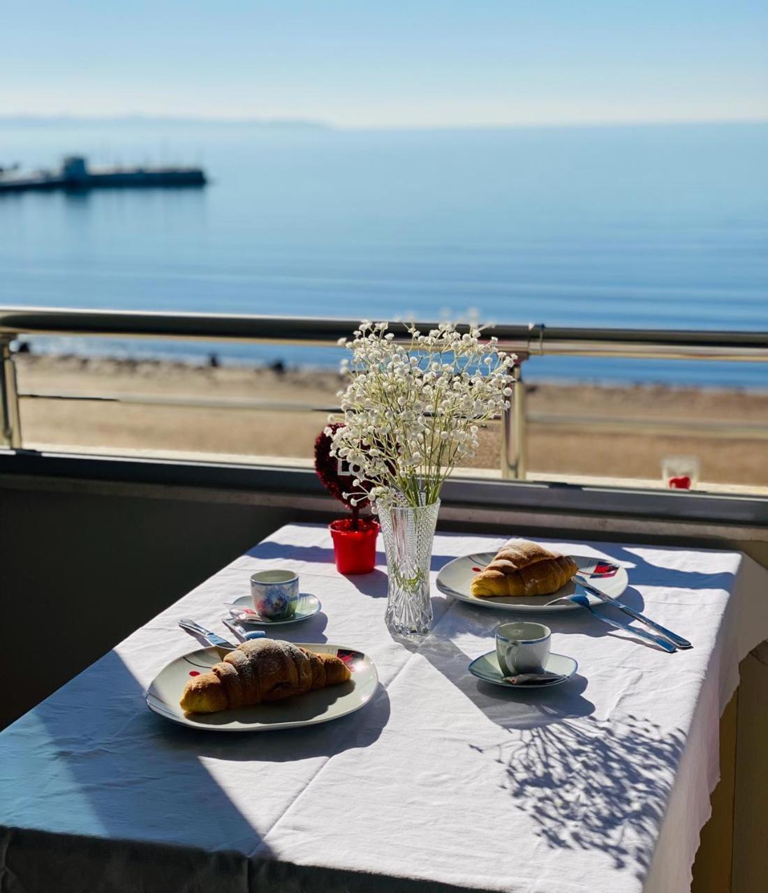 Cozy Beachfront Room Dıraç Dış mekan fotoğraf